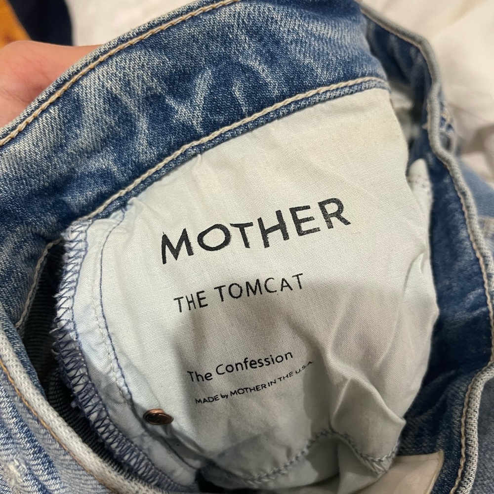 Mother denim. Style tomcat. Color The confession